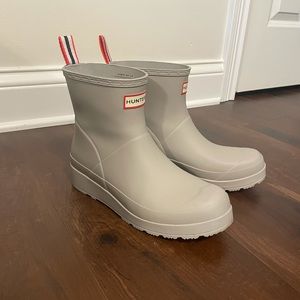 Women’s Hunter Original Play Boot Short - size 9 - zinc grey